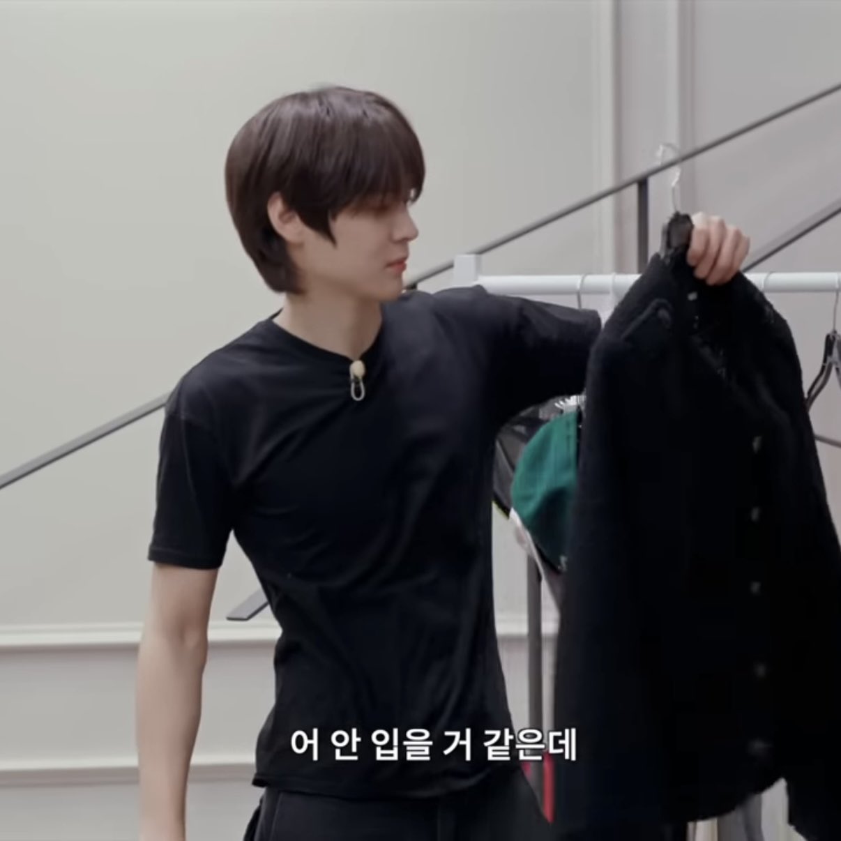 [잡담] 은석이 진짜 개말라 슬렌더 미쳤다.. | 인스티즈