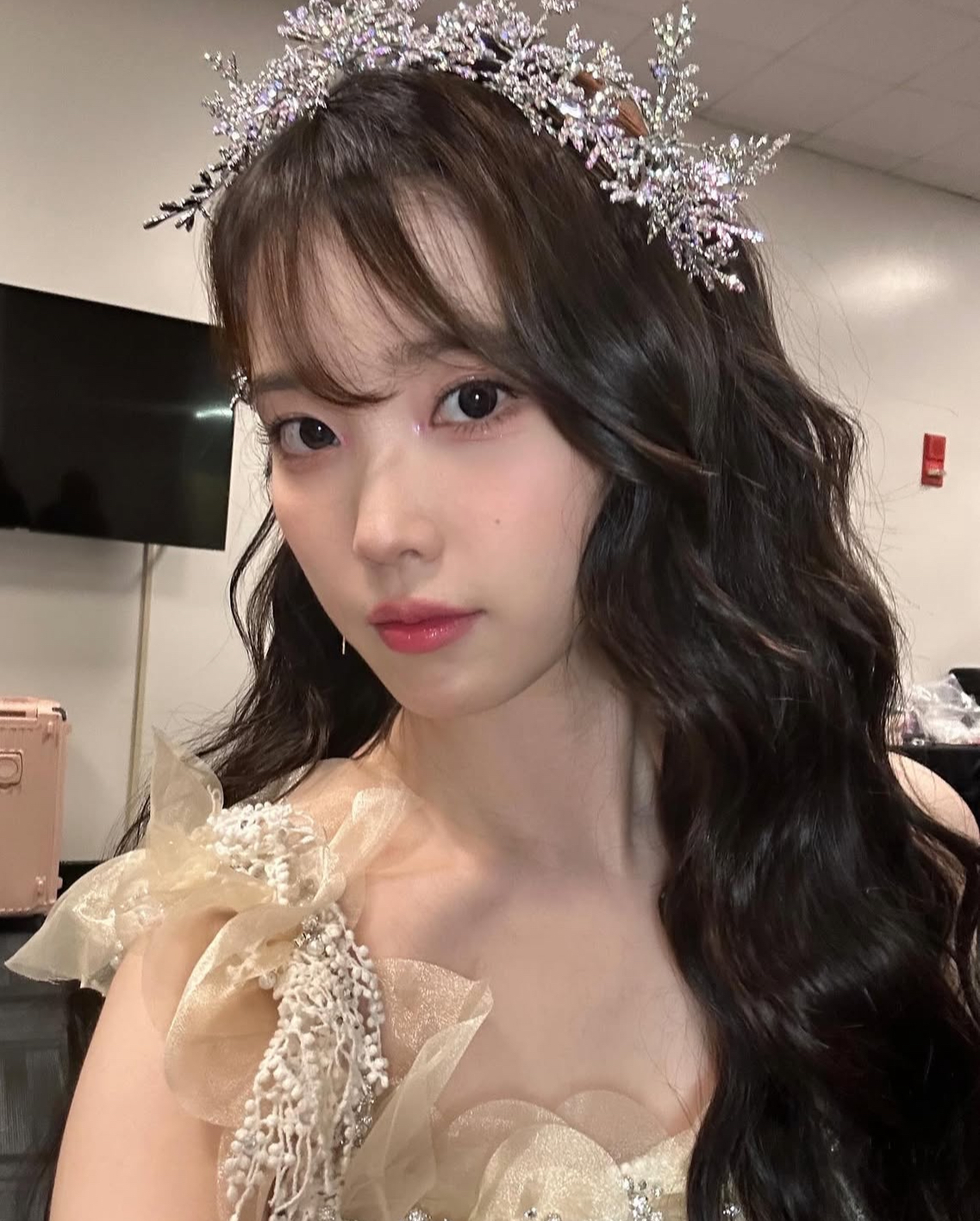 [잡담] 아이유 왜이리 이쁘지 진짜… | 인스티즈