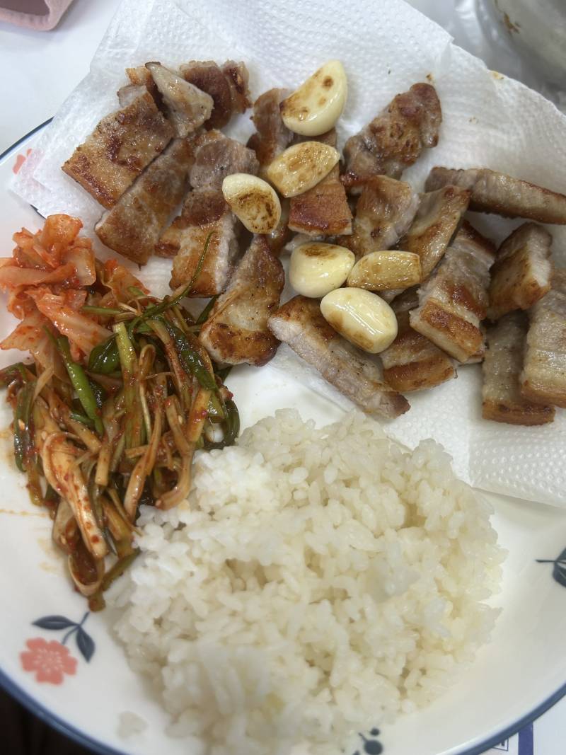 [잡담] 아줌마 삼겹살 잘굽지? | 인스티즈