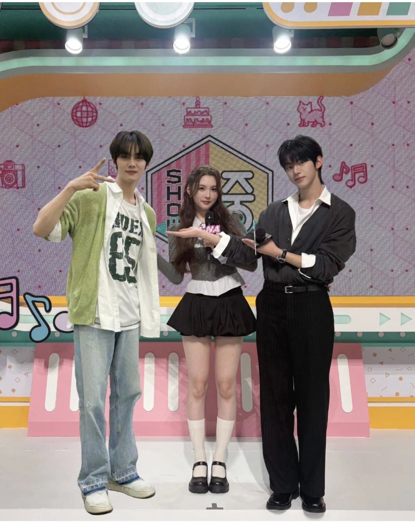 [잡담] 음중 mc 사진 출처가 어디임? | 인스티즈