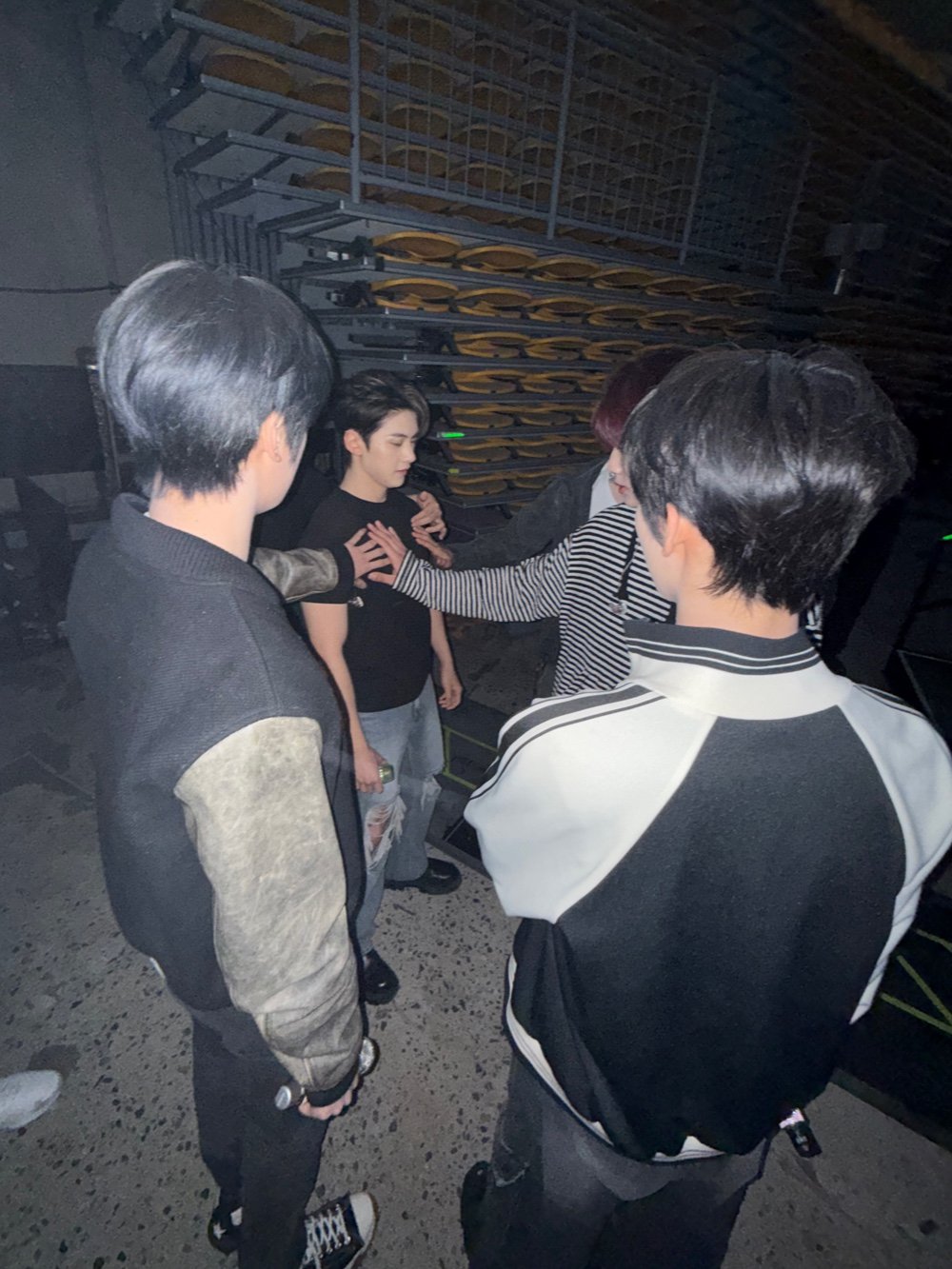 [잡담] 제베원 이사진 뭐하는거야?? | 인스티즈