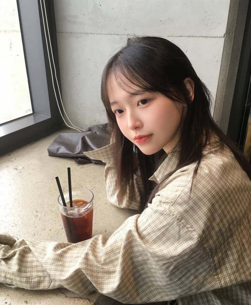 [잡담] 이 정도 외모면 현실에서 상위 5퍼 안이야? | 인스티즈