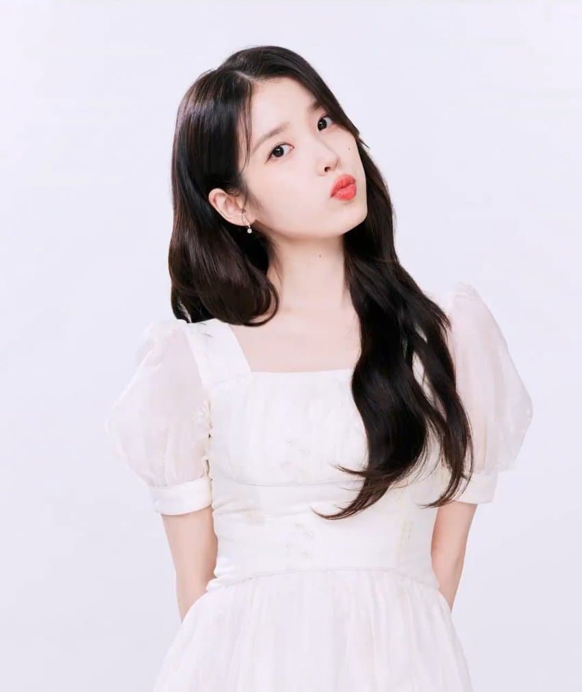 [잡담] 와 아이유 참이슬 새로 뜬 사진 | 인스티즈