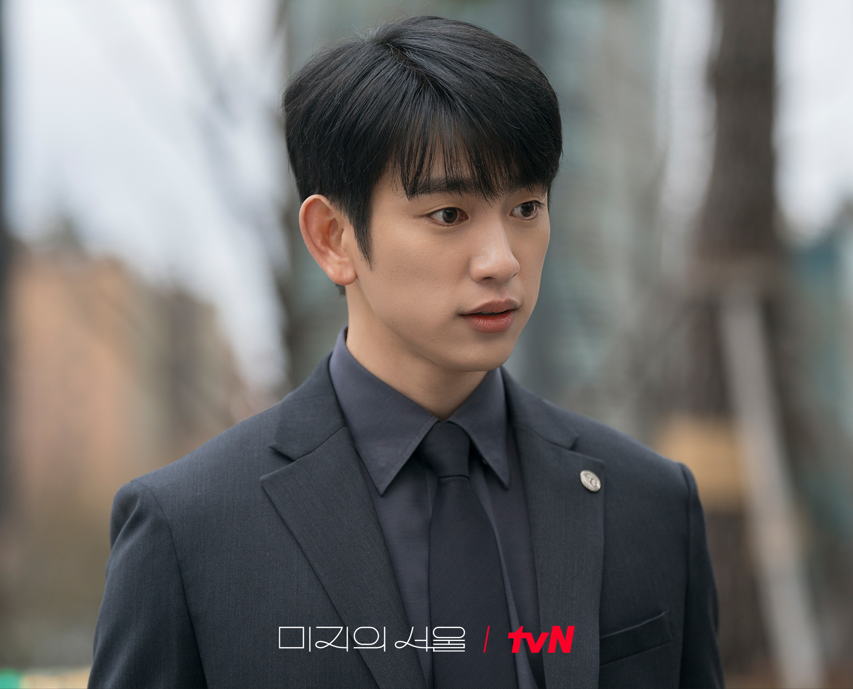 [정보/소식] 미지의서울 추억+로망+설렘 유발하는 변호사이자겉은 완벽, 속은 상처투성이인 '이호수'로 컴백 완💗 | 인스티즈