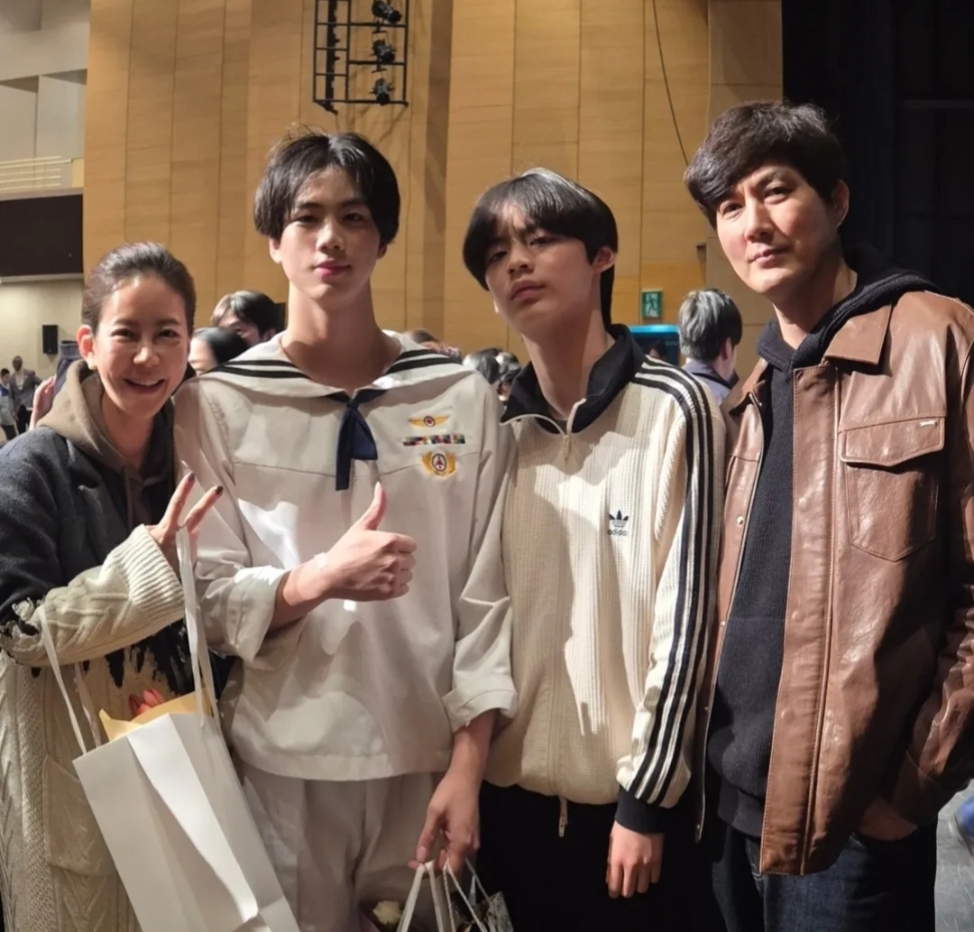 [잡담] 와 진짜 방탄 진이랑 뷔같다 | 인스티즈