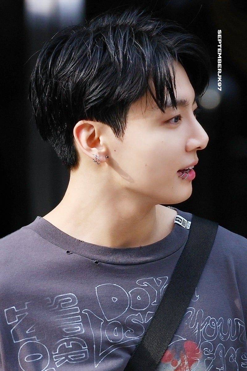 [잡담] 정국 이때 언제인지 아는 아미들 도와줘 | 인스티즈