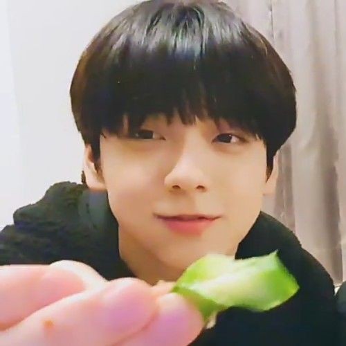 [잡담] 데뷔 초 최수빈 진짜 말랑하게 생겼는데 | 인스티즈