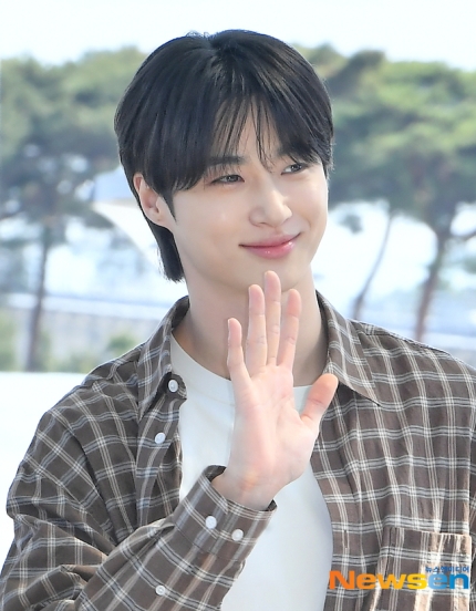 [잡담] 와 오늘 변우석 해사하네 | 인스티즈