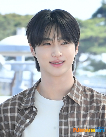 [잡담] 와 오늘 변우석 해사하네 | 인스티즈