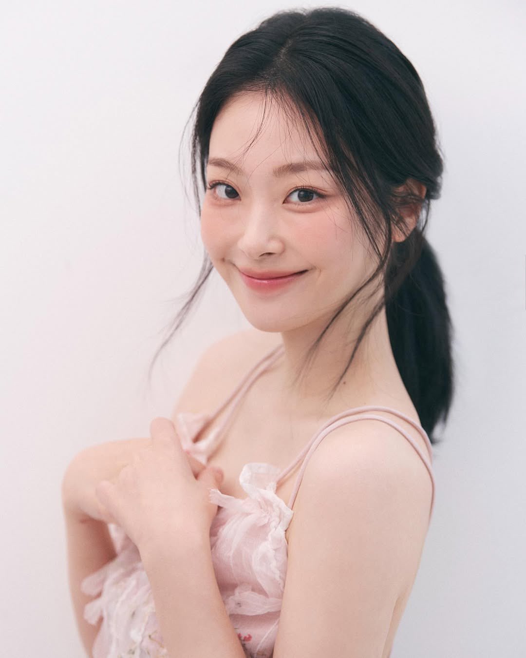[잡담] 진짜 이쁜 고양이가 인간된거 같당.. | 인스티즈
