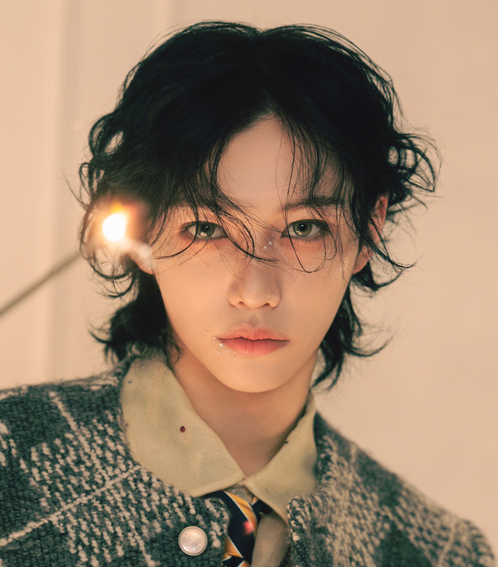 [잡담] 용복이 현재는 금발인데 고능한흑발이 계속 뜸 ;;: | 인스티즈