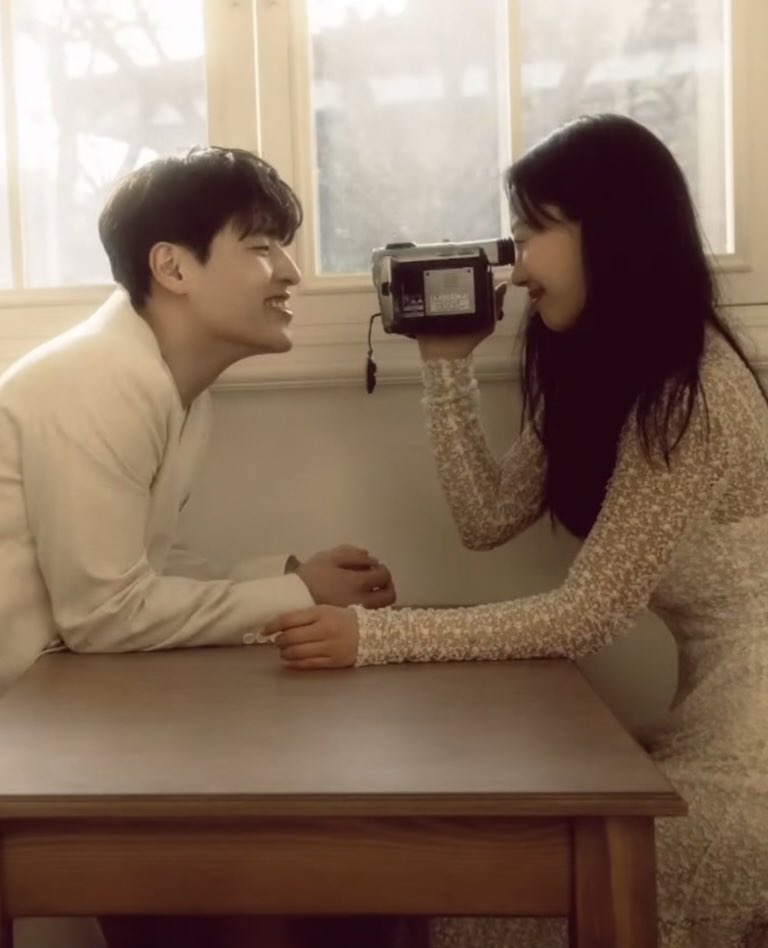 [잡담] 강하늘 고민시 커플화보 또 올라왔는데 개쩔어 (positive) | 인스티즈