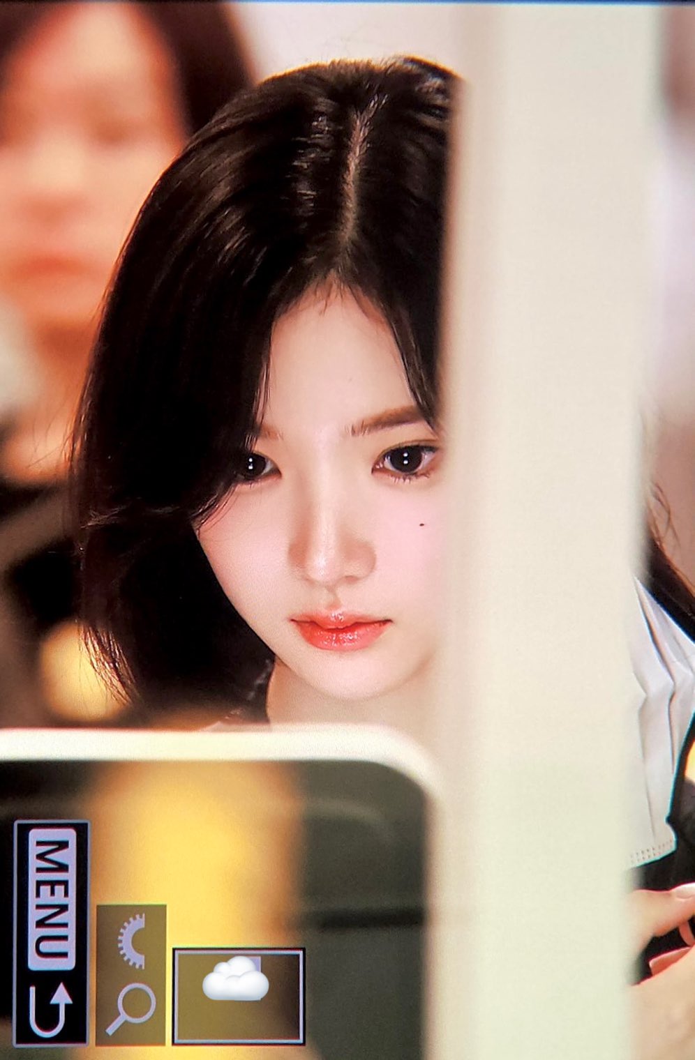 [잡담] 와 하투하 지우 본인확인 하는건데 개이쁘네 | 인스티즈