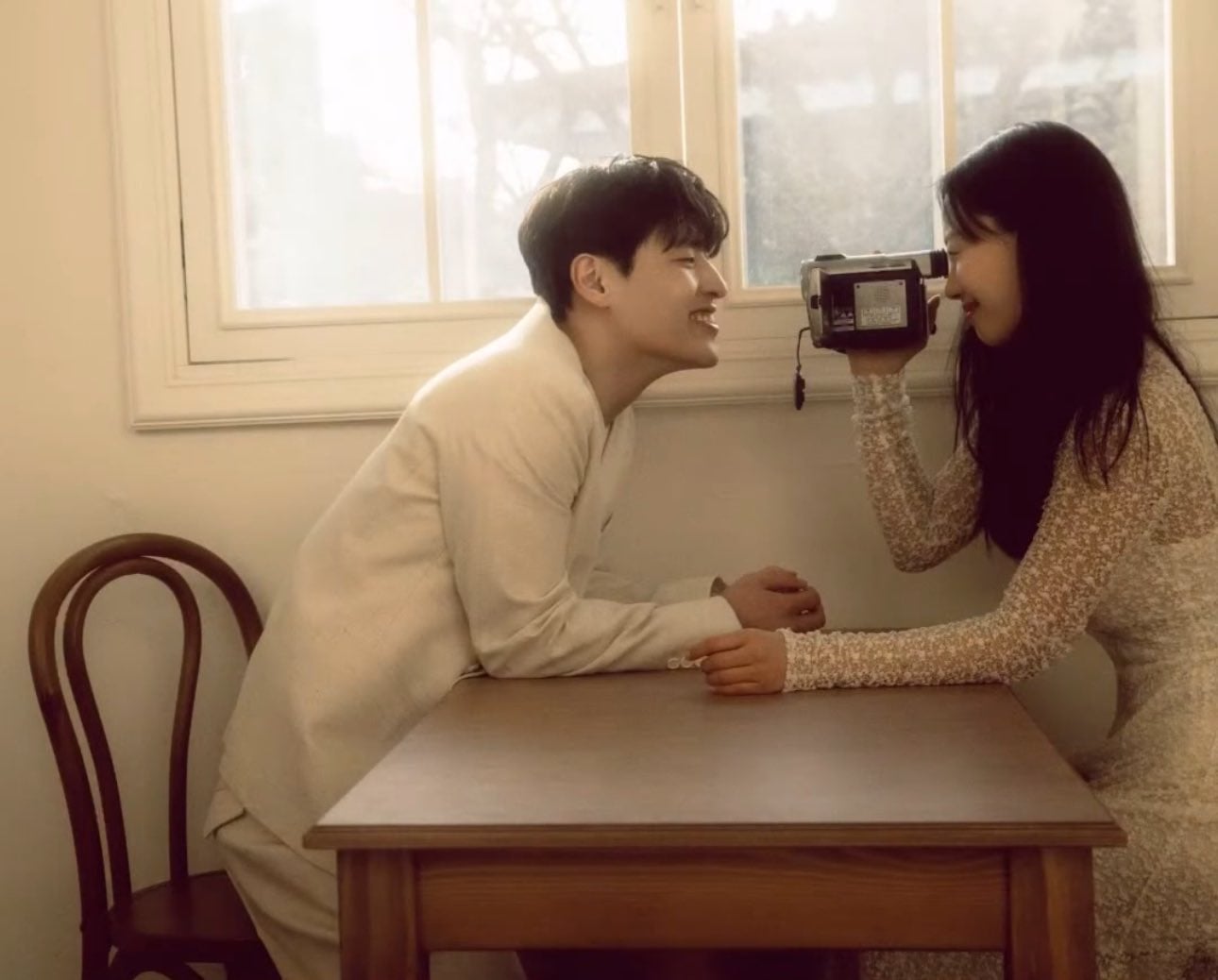 [정보/소식] 케미좋은 강하늘 & 고민시 마리끌레르 5월호 화보 | 인스티즈