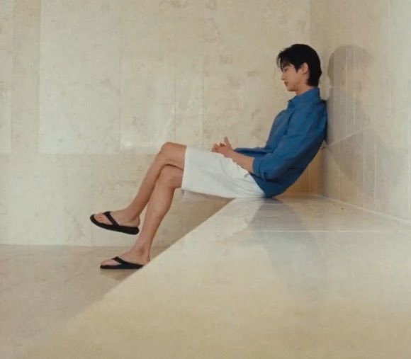 [잡담] 변우석 종아리 짱길다 | 인스티즈