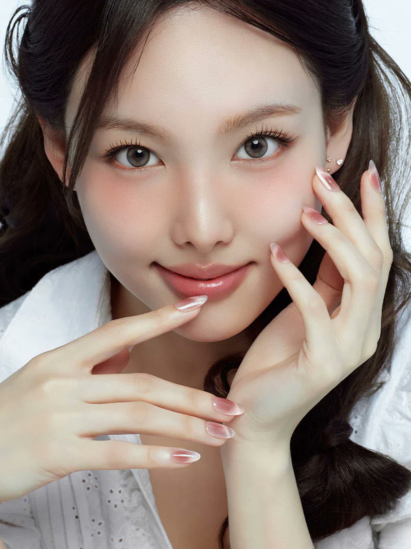 [잡담] 트와 나연 핑거수트 재팬 모델 됐네 💅 | 인스티즈