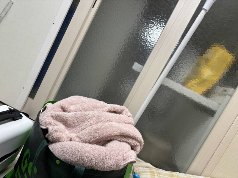[잡담] 지하철에 짐 이렇게 세보따리 들고 타도 아무도 신경안쓰겠지...? ㅠㅠ | 인스티즈