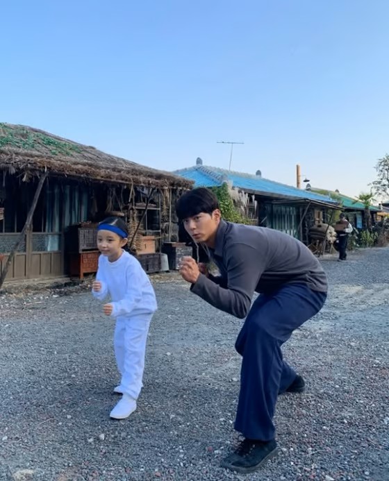 [잡담] 폭싹 박보검이랑 금명이랑 이 사진 너무 좋음 | 인스티즈