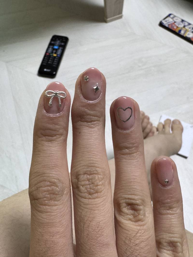 [잡담] 첫셀프네일 양손 완료 | 인스티즈