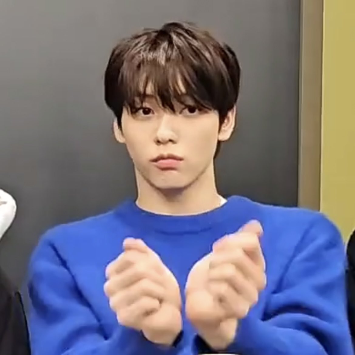 [잡담] 최수빈은ㅋㅋ 하관이 너무 귀엽게 생겼다는 게 찐임ㅋㅋㄱ | 인스티즈
