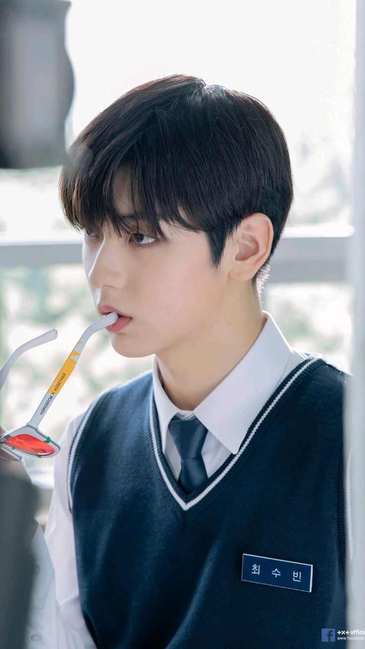 [잡담] 최수빈은ㅋㅋ 하관이 너무 귀엽게 생겼다는 게 찐임ㅋㅋㄱ | 인스티즈