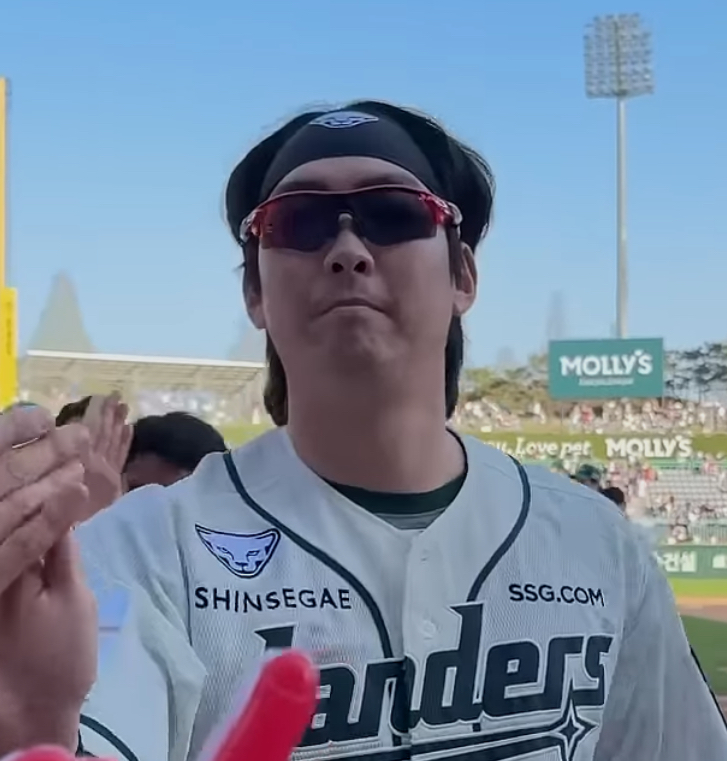 [잡담] 순꾸 정하다 본 건데 문승원 갭차이 뭐냐곸ㅋㅋㅋㅋㅋㅋㅋ | 인스티즈
