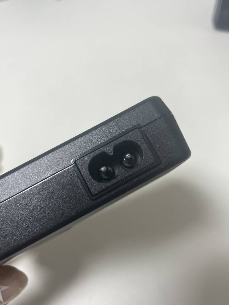 [잡담] 여기에 꼽는 충전선?케이블? 뭐라고 불러.....? | 인스티즈