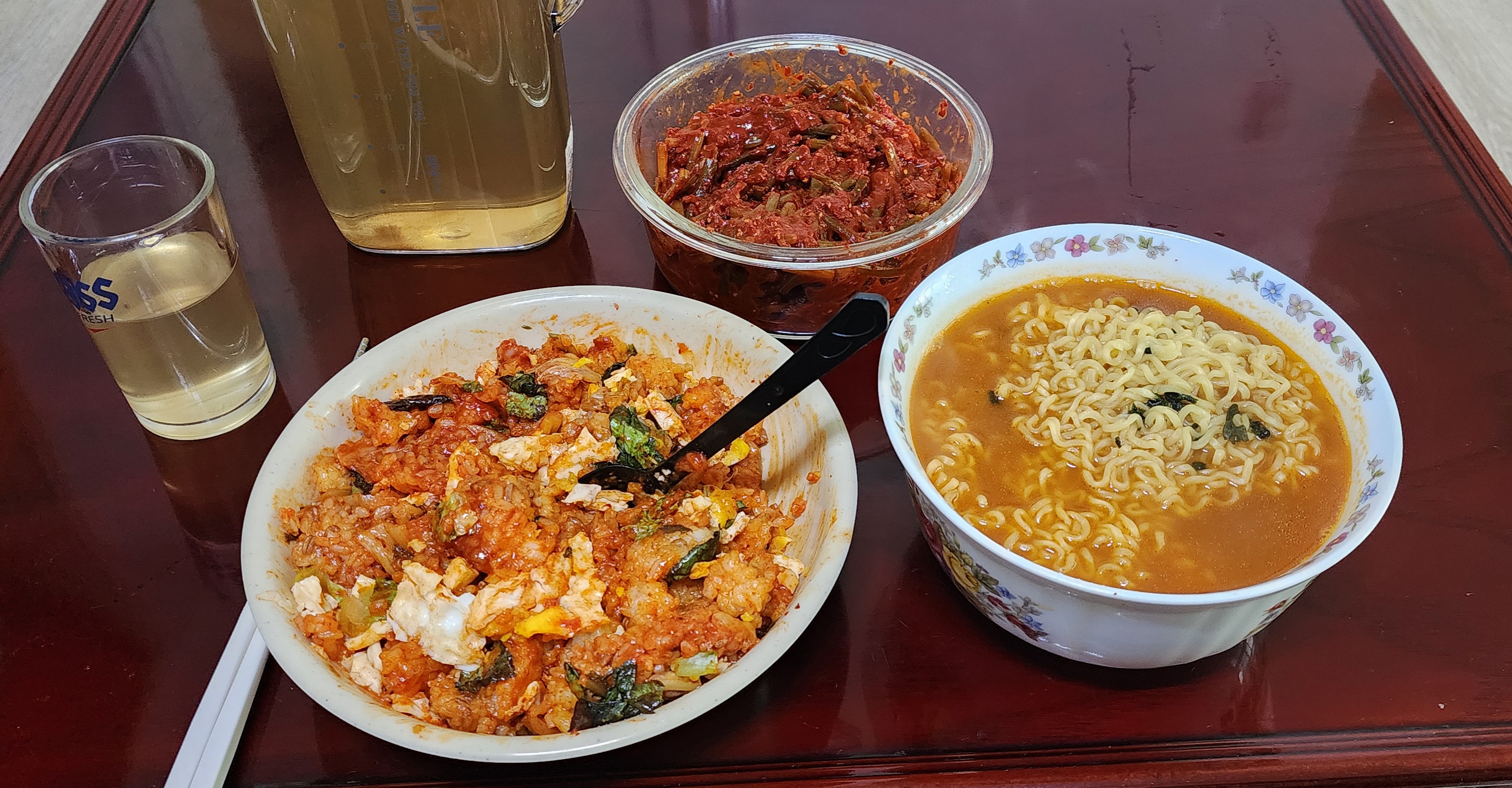 [잡담] 익들아 맛있게 점심 먹고 남은 하루 화이팅이야🔥 | 인스티즈