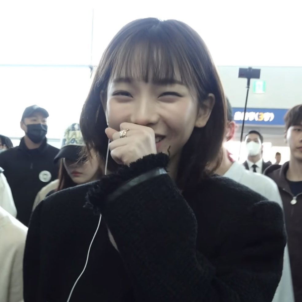 [잡담] 아 카리나 단발로 자르더니 바부족제비가 되어 버림.. | 인스티즈