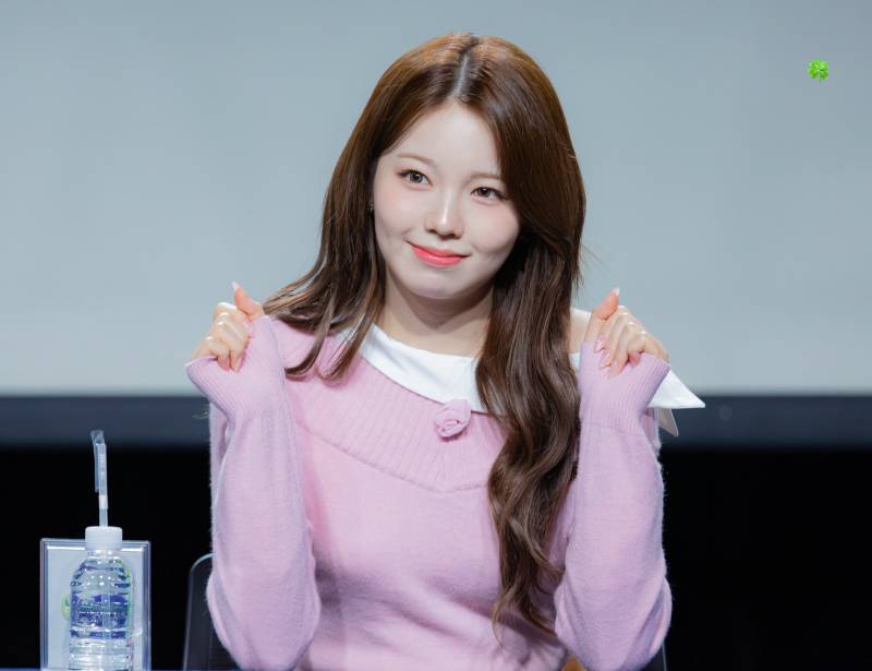 하얀 복숭아 같은 걸그룹 멤버.jpg | 인스티즈