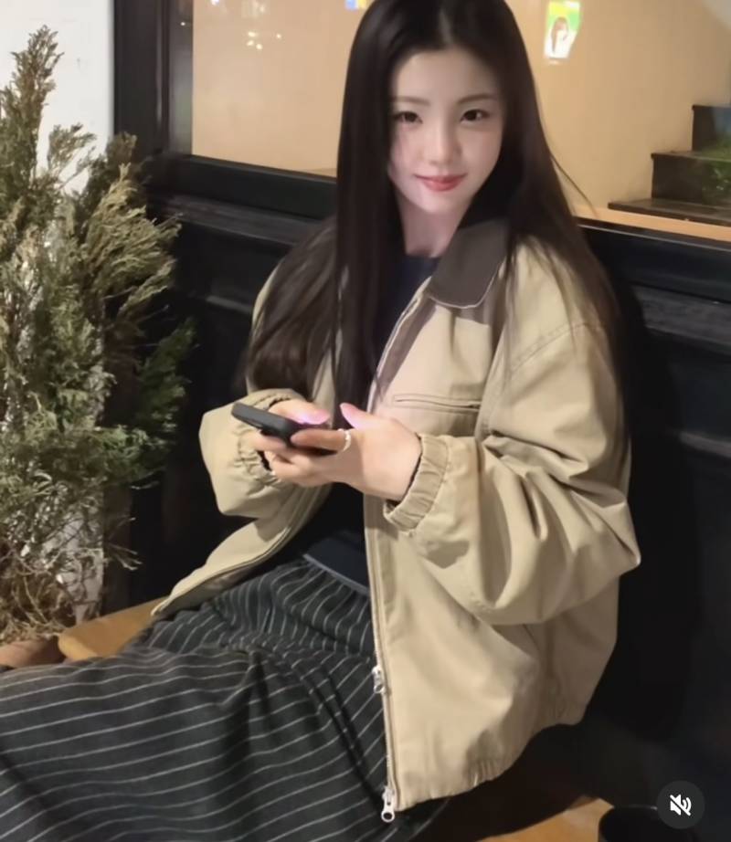[잡담] 익들아 이 자켓? 점퍼 어디제품인지 알 수 있을까?? ㅠㅠ 아무리 찾아도 안나와 ㅠㅠㅠ | 인스티즈