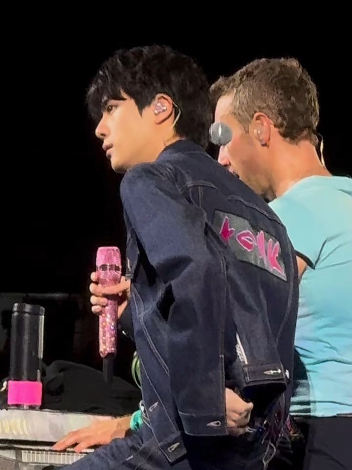 [잡담] 방탄 진 콧대가 진짜 얼굴 중심 잘 잡아주는 듯 | 인스티즈