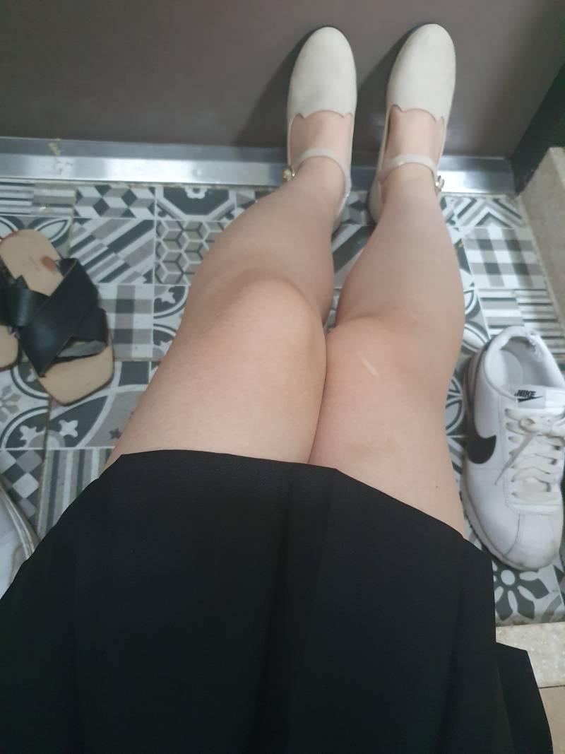 [잡담] 애들아 이 치마에 신발 이상해? | 인스티즈