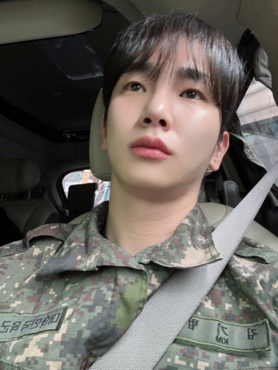 예비군 갈 때 안광이 극과 극으로 차이나는 샤이니 키 민호 ㅋㅋㅋㅋ | 인스티즈