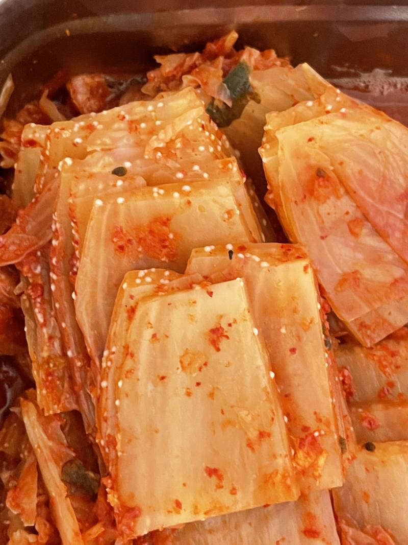 [잡담] 익둘아 김치 냉장고에서 꺼내니까 이런데 못먹어??? | 인스티즈