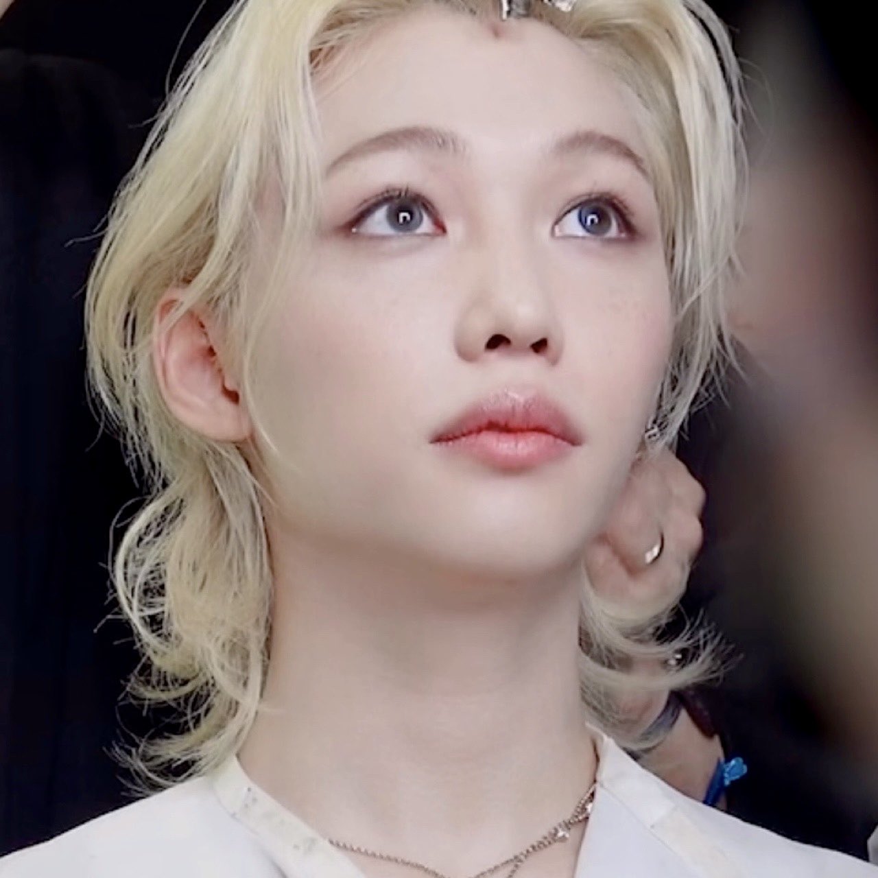 [잡담] 본진이 이렇게 다가오고 쳐다보면서 웃어주면 | 인스티즈