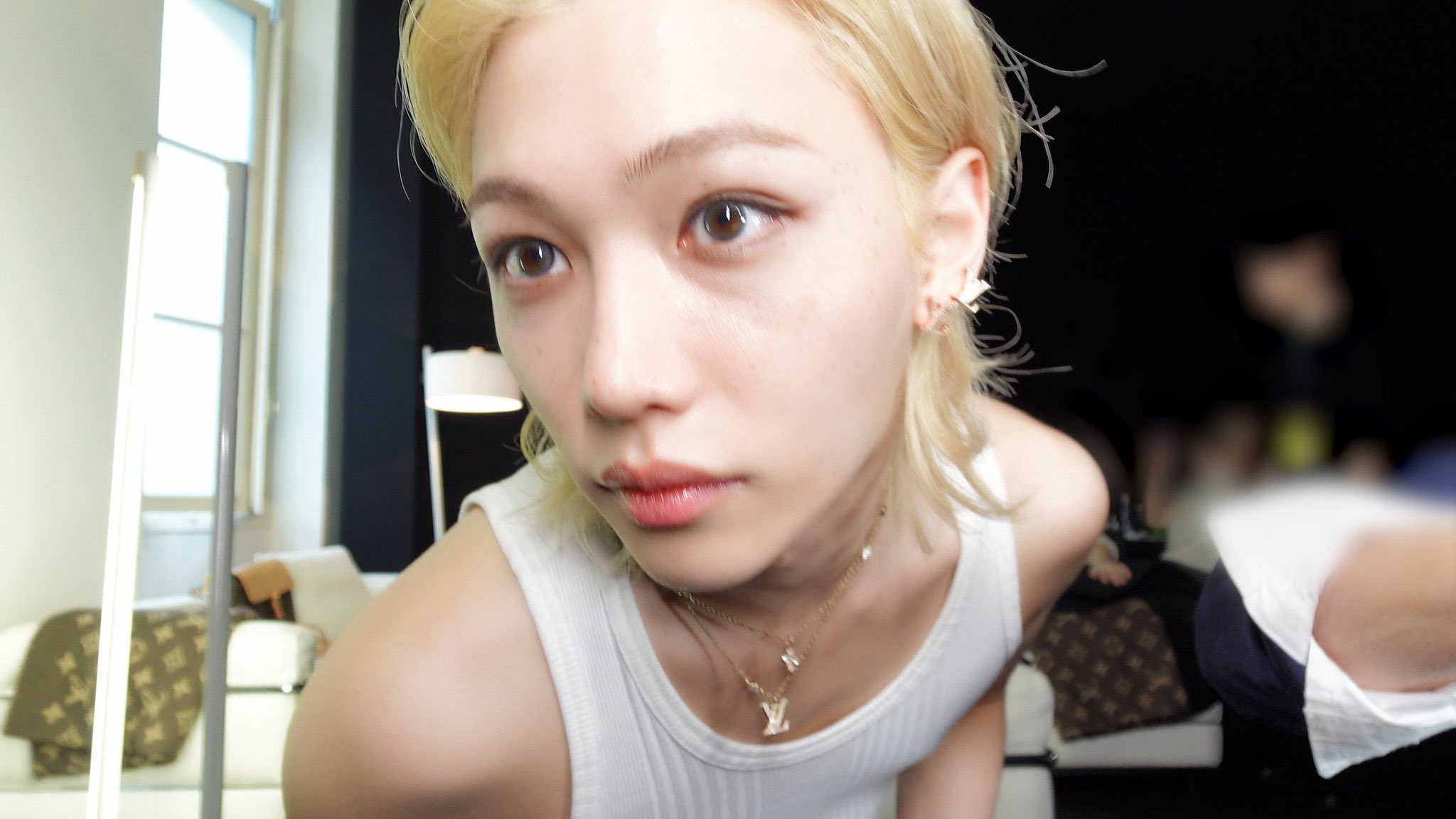 [잡담] 본진이 이렇게 다가오고 쳐다보면서 웃어주면 | 인스티즈