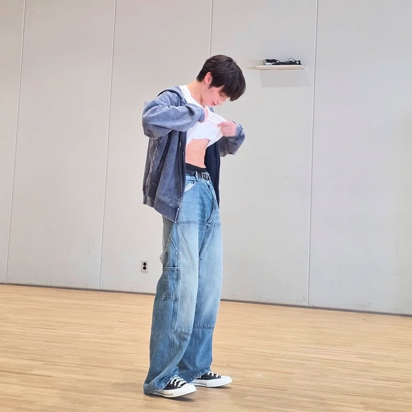 [잡담] 내 말랑 휴닝카이가 복근이 생겼다는걸 믿지 못했던거 같아 | 인스티즈