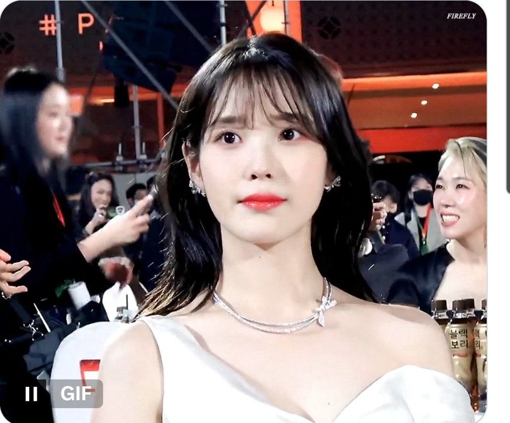 [잡담] 23년 백상 아이유 염혜란 투샷신기함 ㅋㅋ | 인스티즈