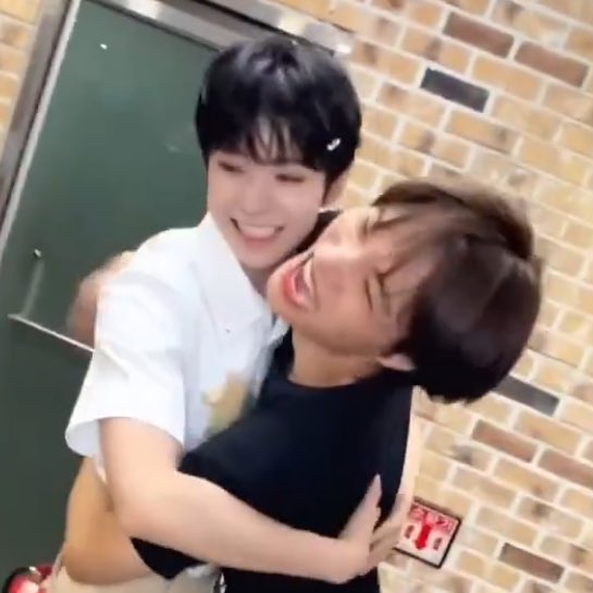[잡담] 유우시랑 카이 10살 차이 난다던데 | 인스티즈