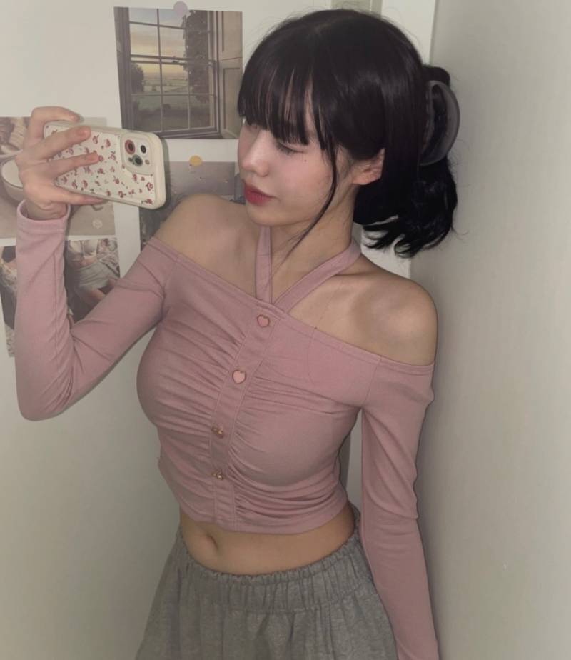 [잡담] 여기에 하의 뭐 입어야 이쁠까? | 인스티즈