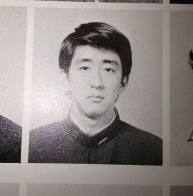 [잡담] 일본 전 총리 아베 과사 봤는데 의외로 훈남이었네 | 인스티즈
