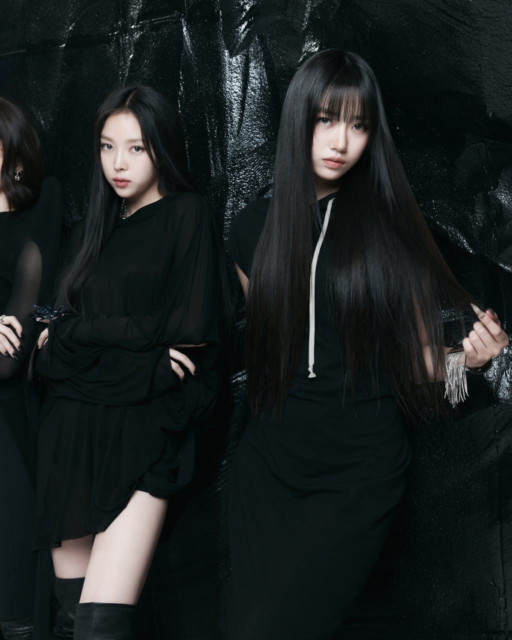 [정보/소식] MEOVV (미야오) 'HANDS UP' CONCEPT PHOTO #3 | 인스티즈