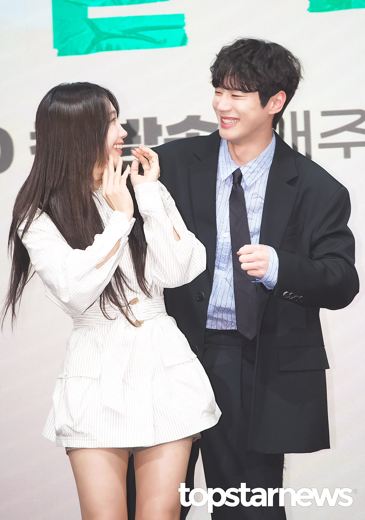 [잡담] 오늘 이준영 볶볶머리 넘 예쁘다 | 인스티즈