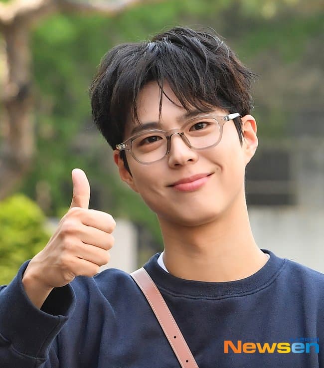 [잡담] 어떻게 이런 안경이 잘어울리지ㅋㅋㅋㅋ주어 박보검 | 인스티즈