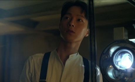 [잡담] 아이유 뮤비 남배 모음 | 인스티즈