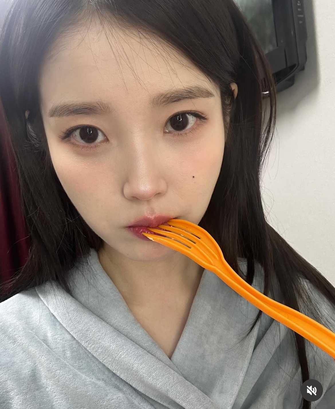[잡담] 오늘자 아이유 인스타 스케줄 뭘지 궁예해주라 | 인스티즈