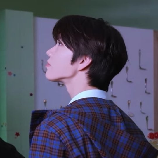 [잡담] 재희 옆모습 이거지예 | 인스티즈
