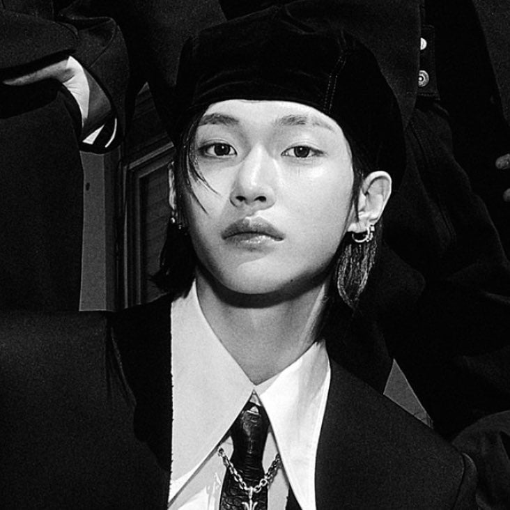 [잡담] 와 느좋 단사 원빈 넥타이 위에 크롬하츠 목걸이 | 인스티즈