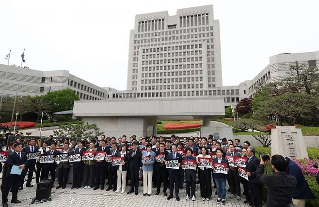 [정보/소식] "가진 권한 다 쓰겠다" 대법원에 선전포고한 민주당…'탄핵 시사 발언까지 나와' | 인스티즈
